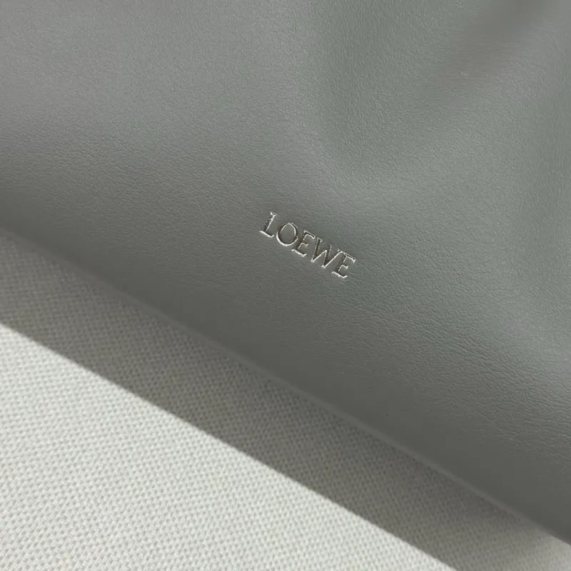 LOEWE Gray Leather Crossbody Bag - Image 5