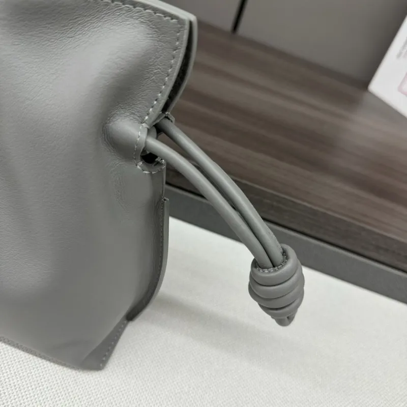 LOEWE Gray Leather Crossbody Bag - Image 6