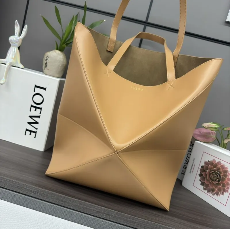 Alternative view of Loewe Shopping Bags-102
