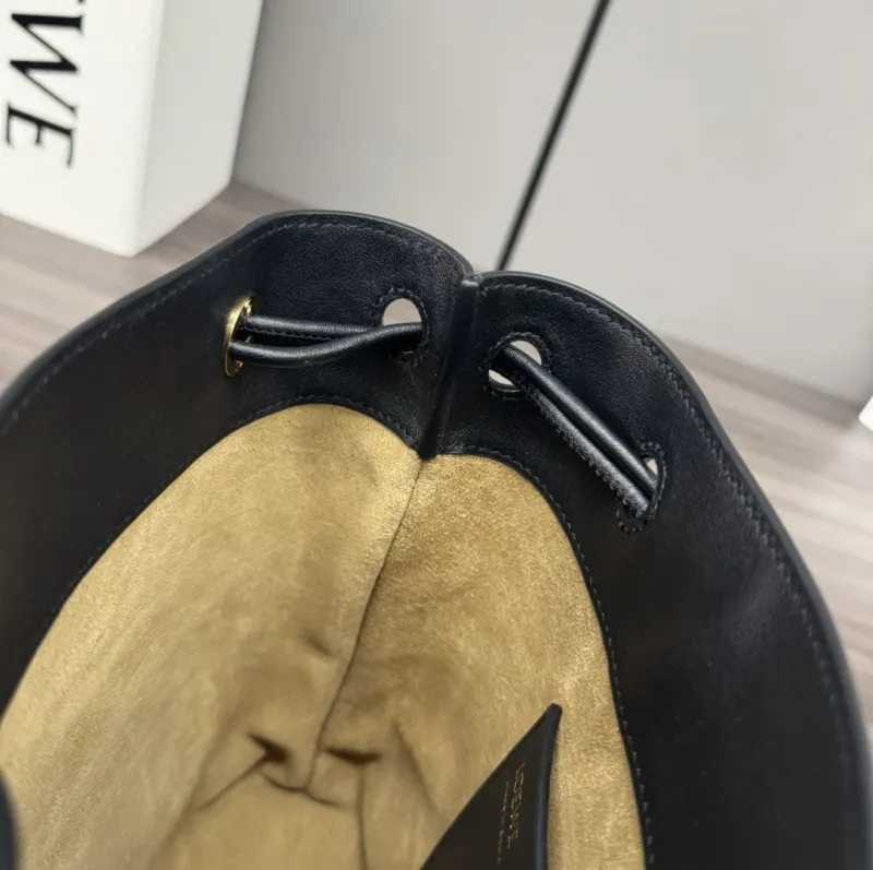 LOEWE Black Leather Bucket Bag - Image 8