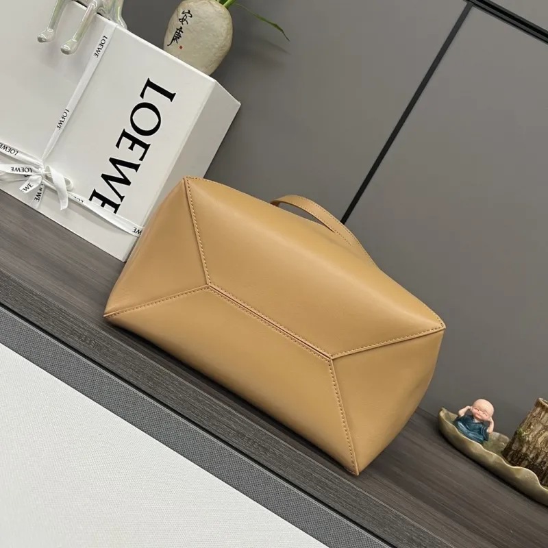 LOEWE Tan Leather Tote Bag 114 - Image 3
