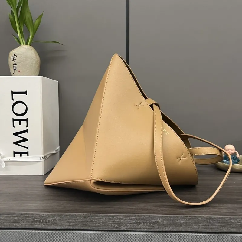 LOEWE Tan Leather Tote Bag 114 - Image 5