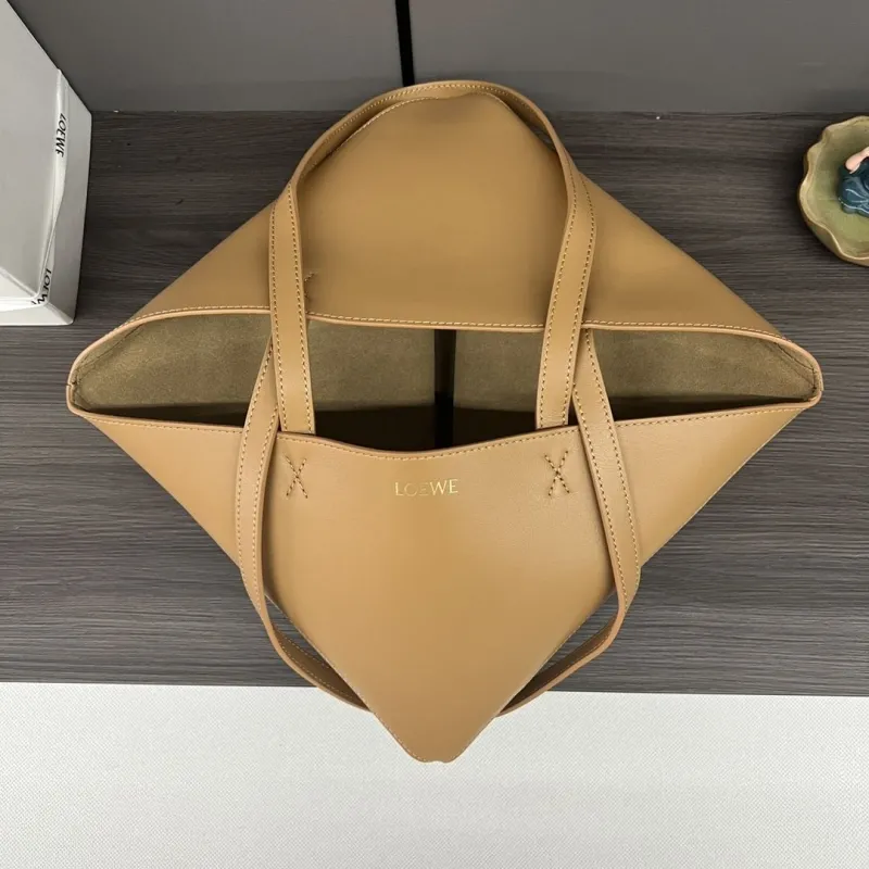 LOEWE Tan Leather Tote Bag 114 - Image 6
