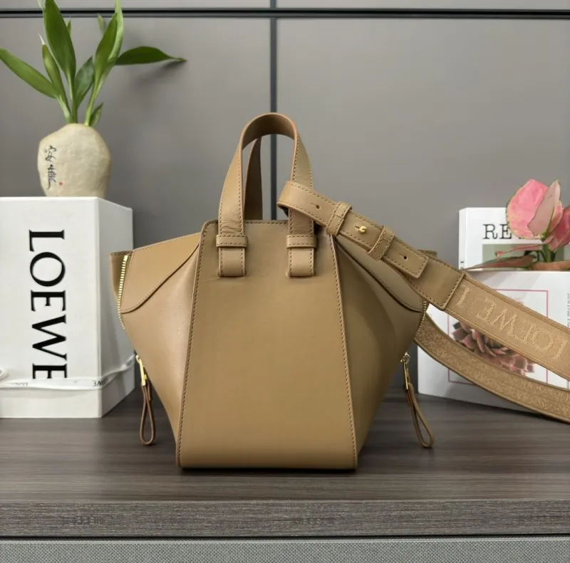 Loewe Beige Leather Crossbody Tote Bag - Image 3