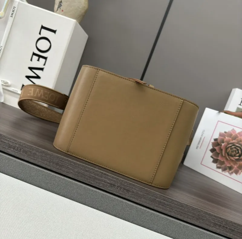 Loewe Beige Leather Crossbody Tote Bag - Image 6