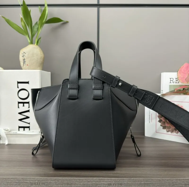 Loewe Black Leather Crossbody Handbag - Image 3