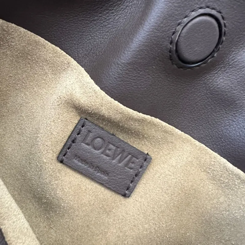 LOEWE Brown Leather Crossbody Bag - Image 8