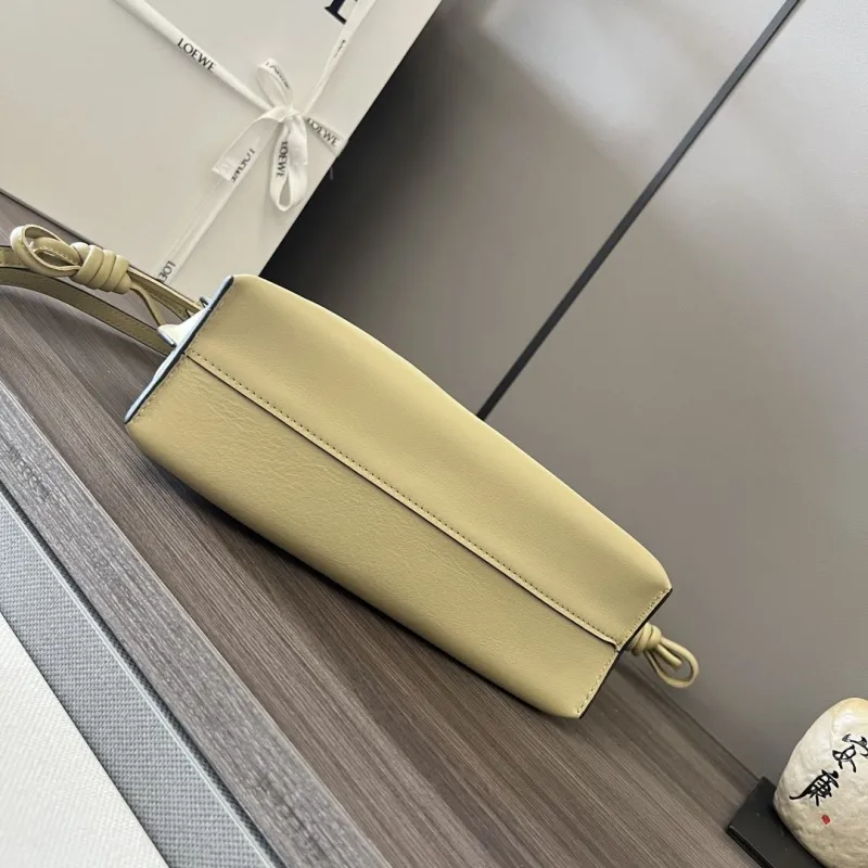 Loewe Light Beige Leather Crossbody Bag - Image 4