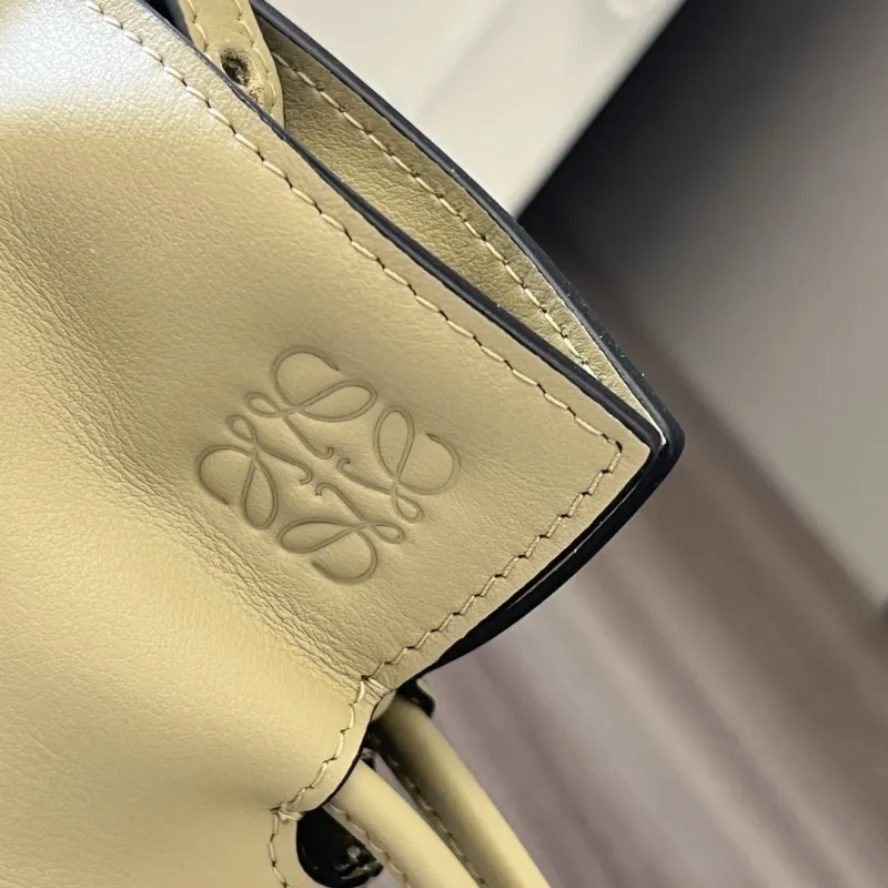 Loewe Light Beige Leather Crossbody Bag - Image 5