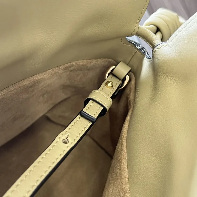 Loewe Light Beige Leather Crossbody Bag - Image 7