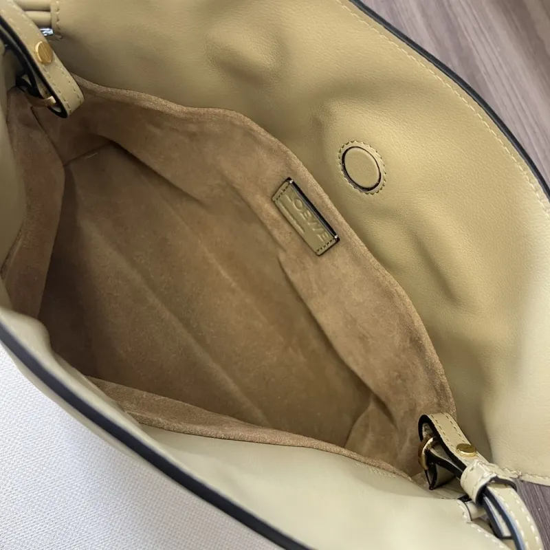 Loewe Light Beige Leather Crossbody Bag - Image 8