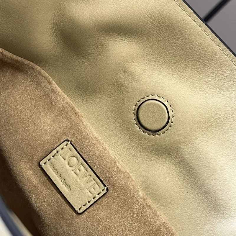 Loewe Light Beige Leather Crossbody Bag - Image 9