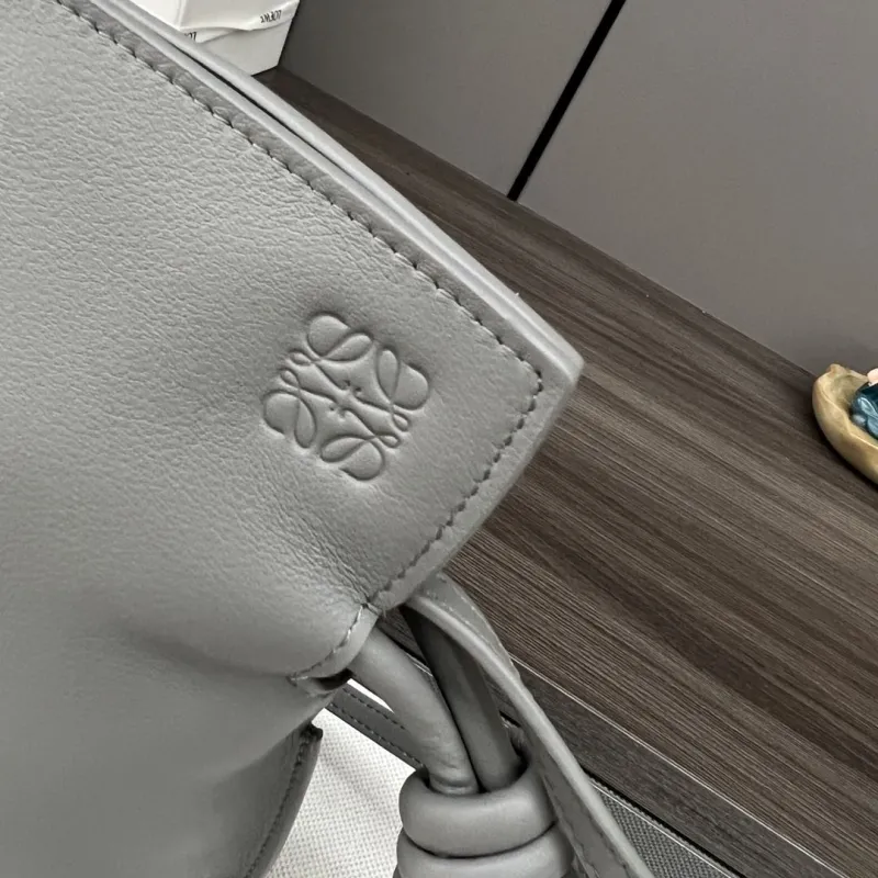 Loewe Gray Leather Shoulder Bag - Image 5