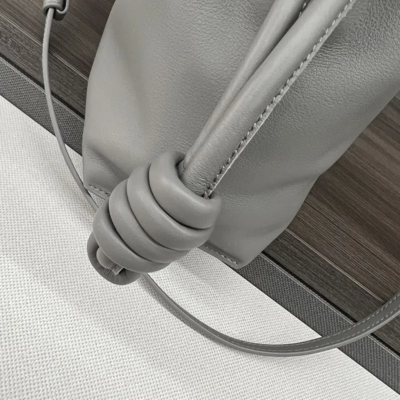 Loewe Gray Leather Shoulder Bag - Image 6