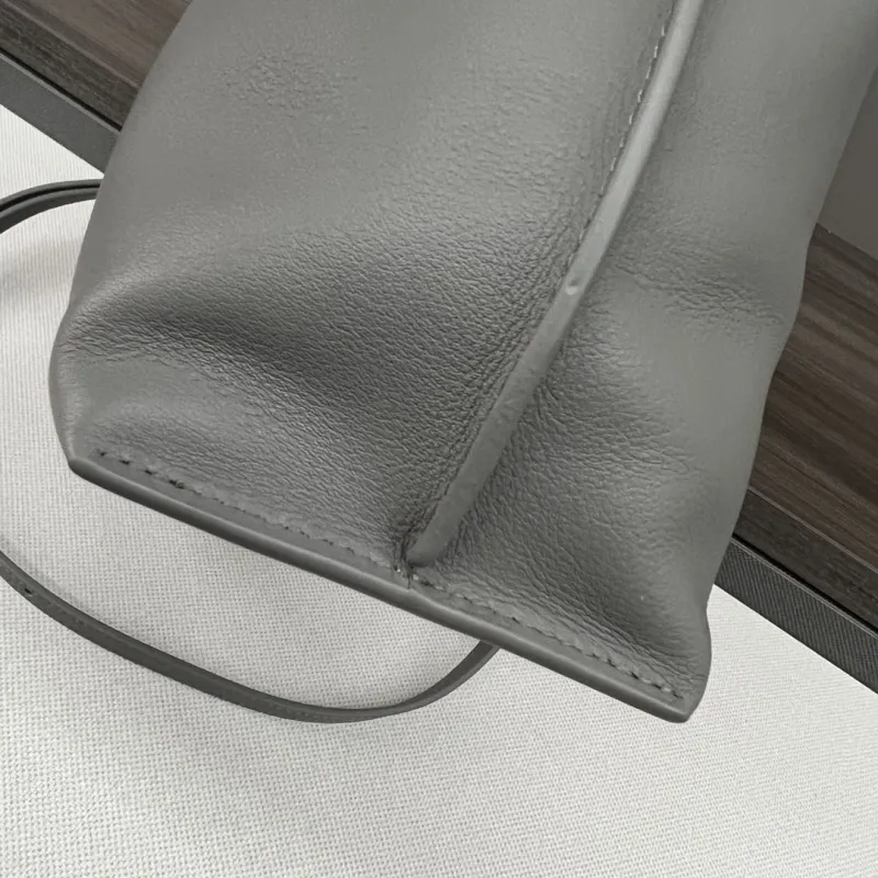 Loewe Gray Leather Shoulder Bag - Image 7