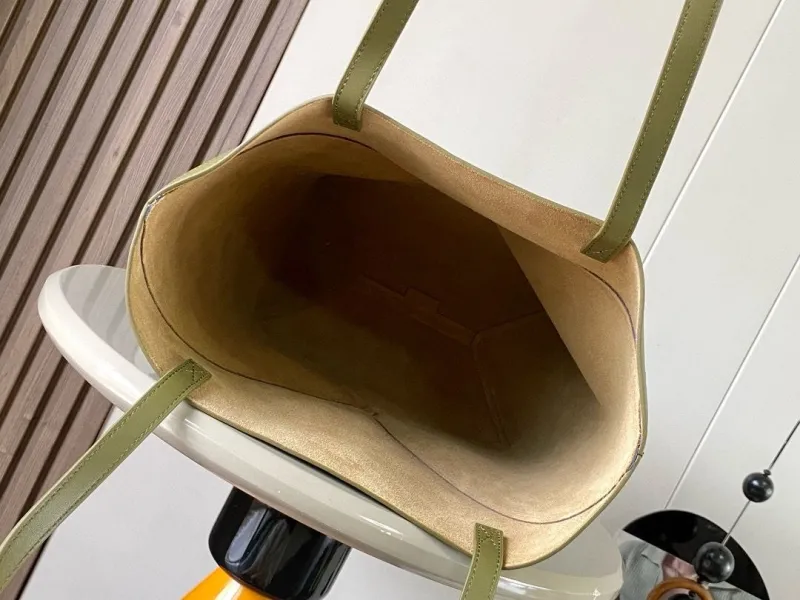 LOEWE Navy Olive Tote Bag - Image 9