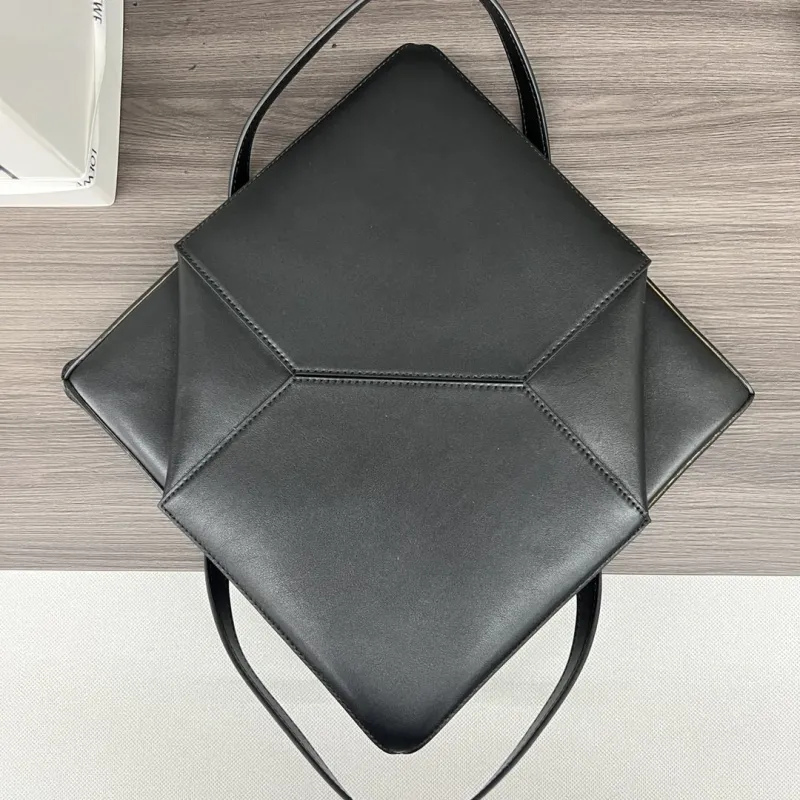 LOEWE Black Leather Tote Bag - Image 8