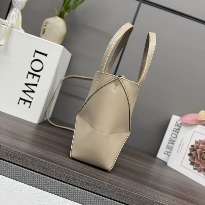 Alternative view of Loewe Shopping Bags-185