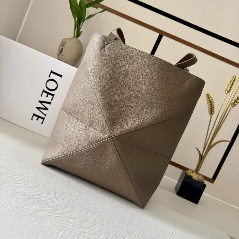 LOEWE Taupe Leather Shopping Bag 204 - Image 3