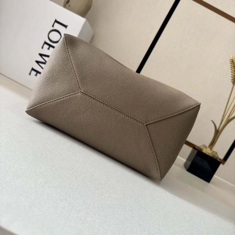 LOEWE Taupe Leather Shopping Bag 204 - Image 4