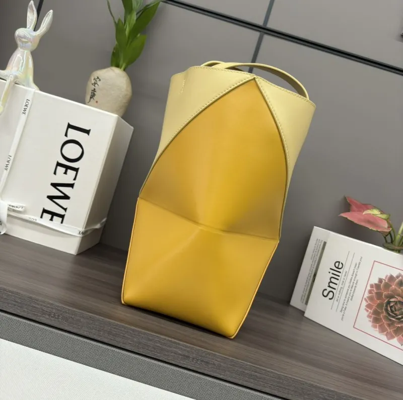 Alternative view of Loewe Shopping Bags-211