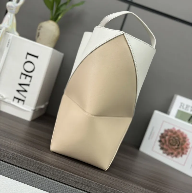 Alternative view of Loewe Shopping Bags-213