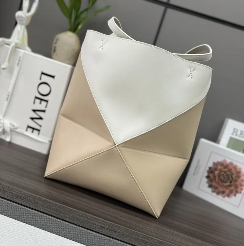 LOEWE Two-Tone White Beige Bucket Bag - Image 3