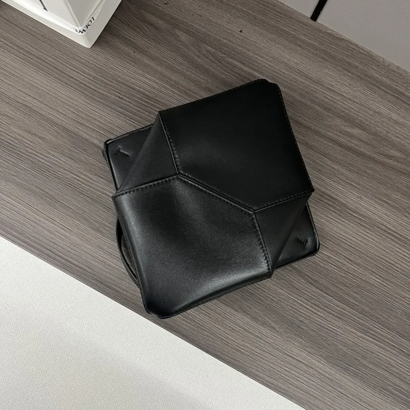 LOEWE Black Leather Tote Bag - Image 7