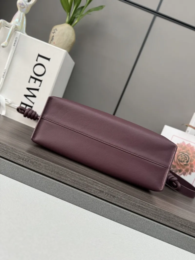 LOEWE Burgundy Leather Shoulder Bag - Image 4