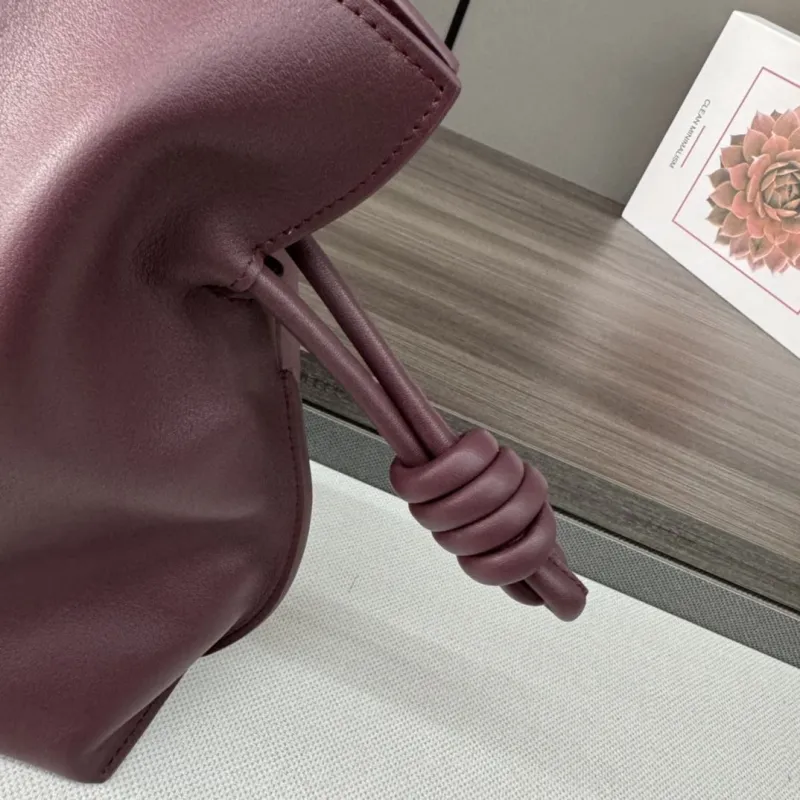 LOEWE Burgundy Leather Shoulder Bag - Image 7