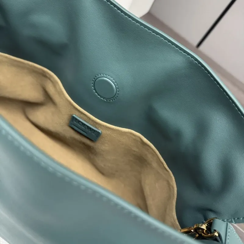 LOEWE Dark Green Leather Shoulder Bag - Image 8