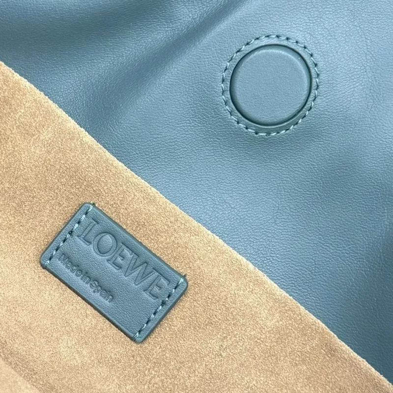 LOEWE Dark Green Leather Shoulder Bag - Image 9