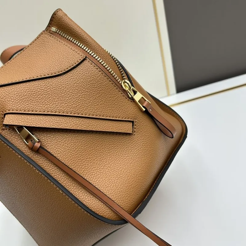 Loewe Brown Leather Shopping Tote Bag S33 - Image 7