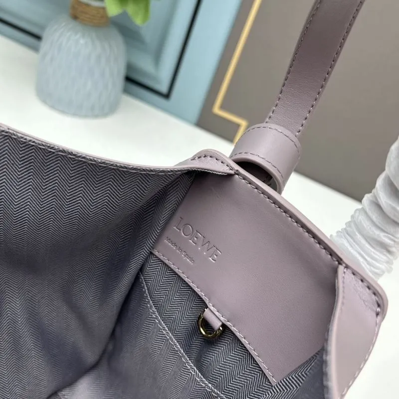 LOEWE Gray Leather Handbag S33A - Image 8