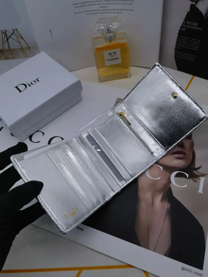 Loewe Wallets-7 - Image 8