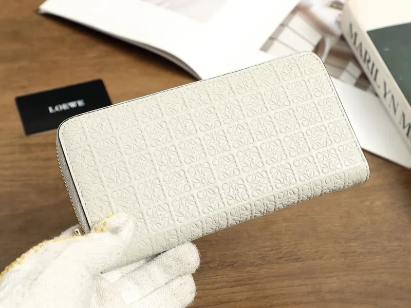 Loewe Wallets-64 - Image 3