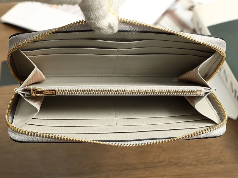Loewe Wallets-64 - Image 7