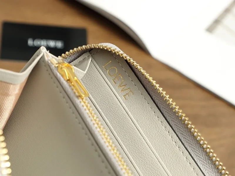 Loewe Wallets-64 - Image 9