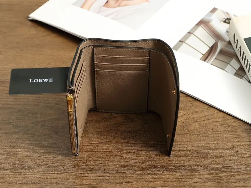 Loewe Wallets-70 - Image 7