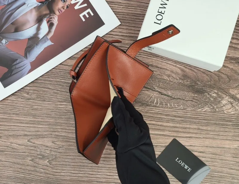 Loewe Wallets-77 - Image 6