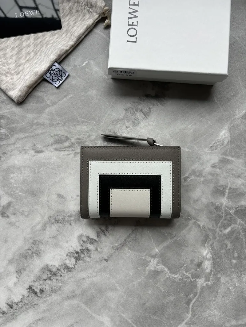 LOEWE Gray Leather Zip Wallet L1145 - Image 8