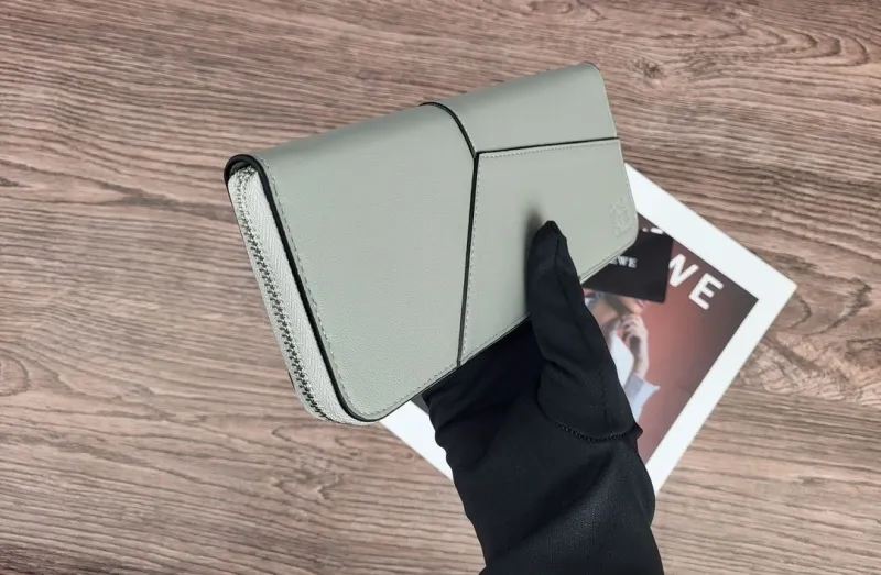 LOEWE Light Gray Zip Around Wallet 133 - Image 4
