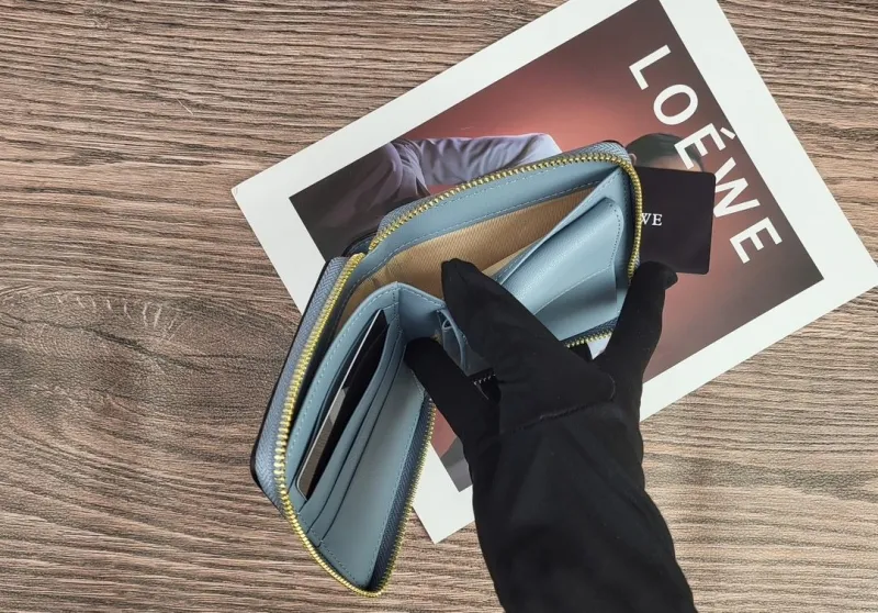 Loewe Wallets-144 - Image 9