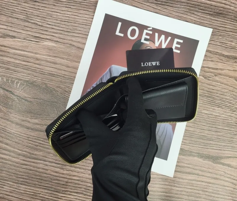 Loewe Wallets-145 - Image 8
