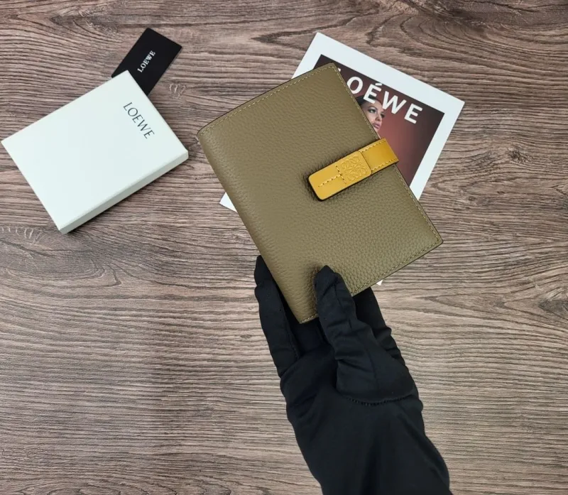LOEWE Olive Leather Wallet 197 - Image 3