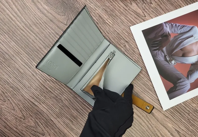 LOEWE Olive Leather Wallet 197 - Image 9
