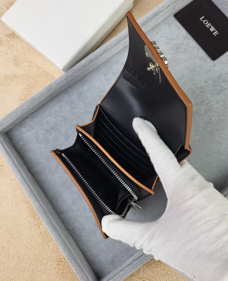 Loewe Black Leather Bifold Wallet 205 - Image 5