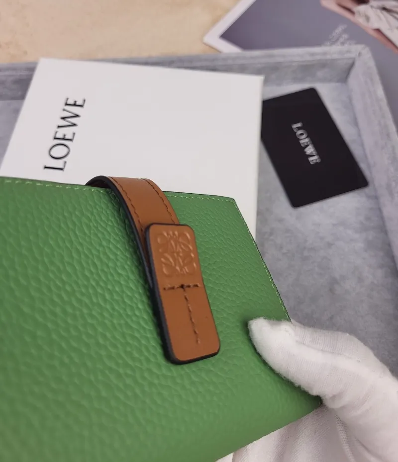 LOEWE Green Leather Zip Wallet 218 - Image 6