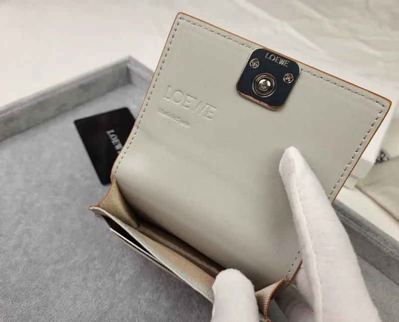LOEWE L1111 Gray White Leather Wallet - Image 8