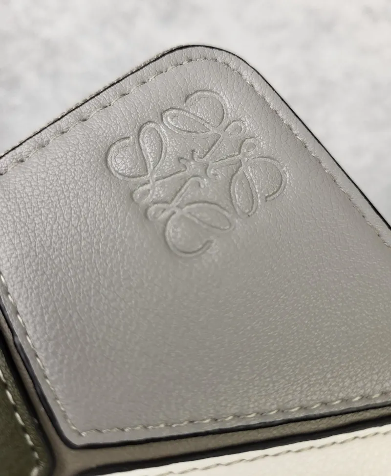 Loewe Wallets-241 - Image 6